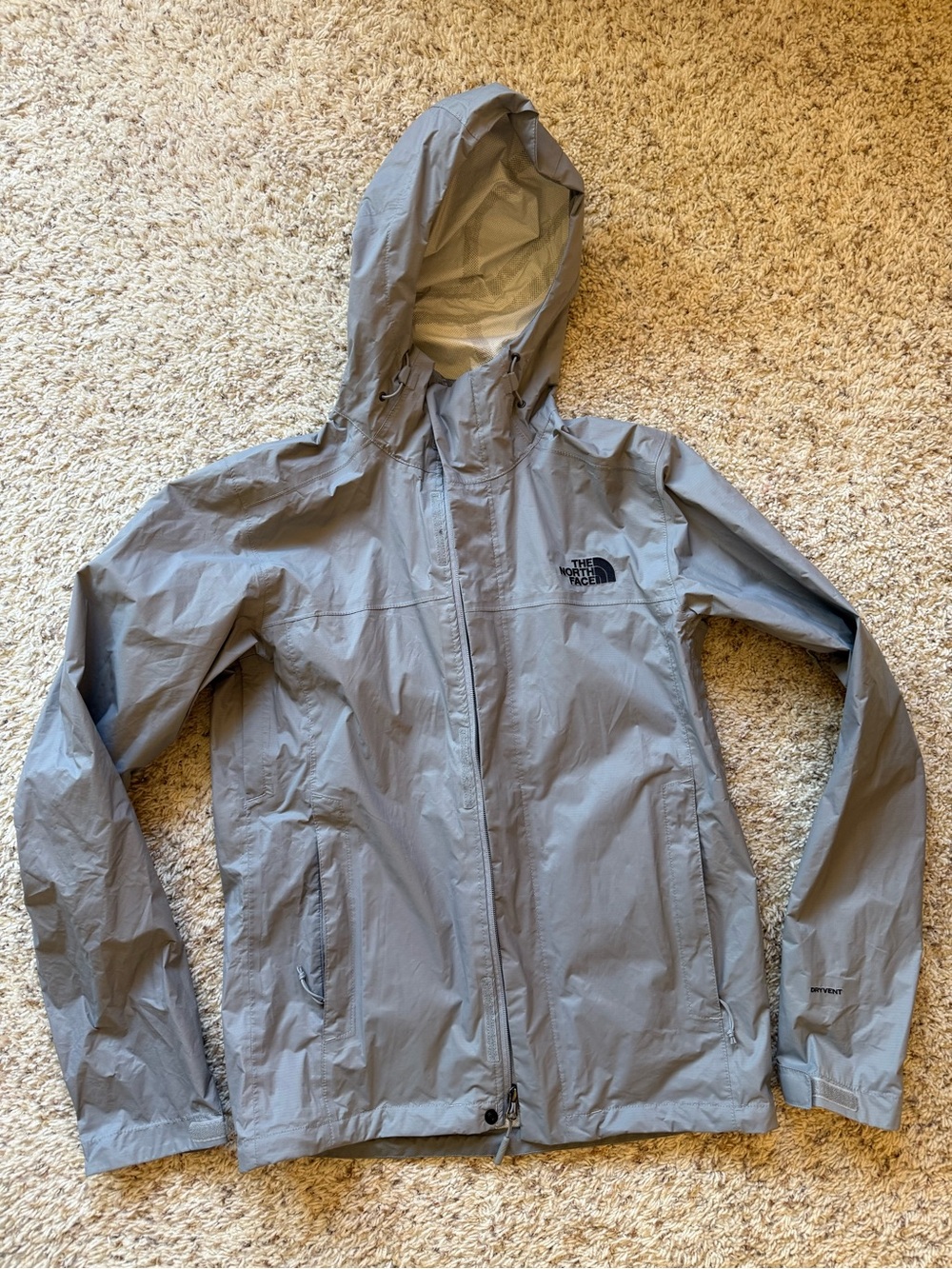 North Face rain layer in Men’s XS